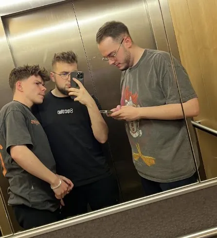 .