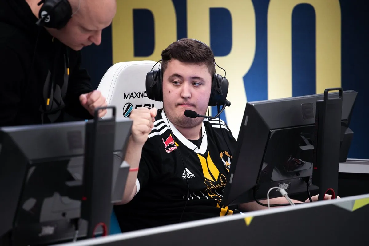 Team Vitality - Ninjas in Pyjamas 18.03.2021 Прогноз и ставки на матч