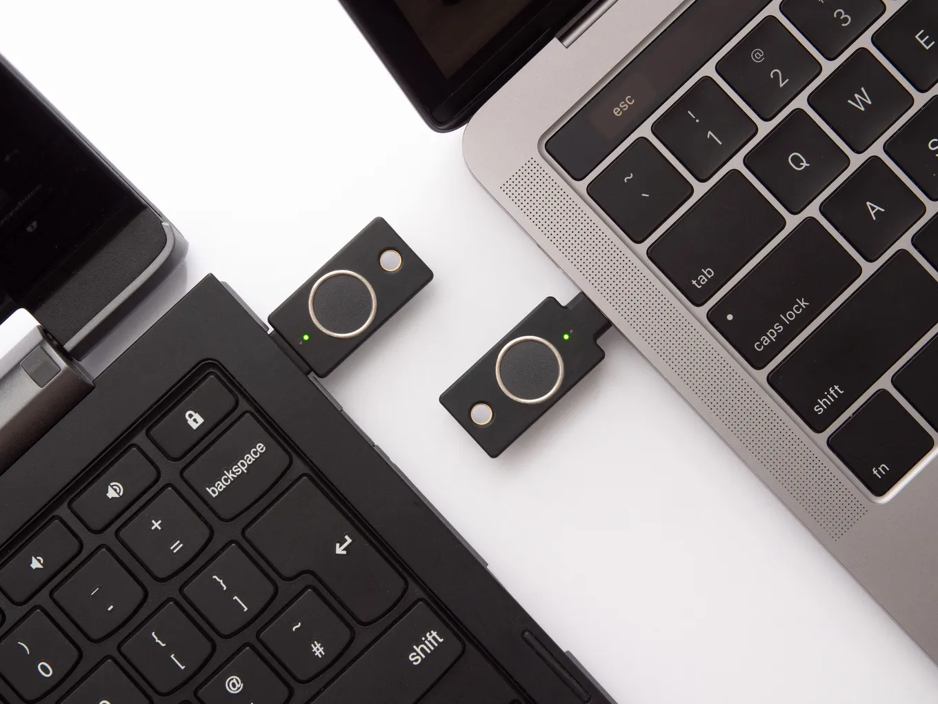 YubiKey Bio — карманный ключ авторизации с датчиком отпечатка пальца