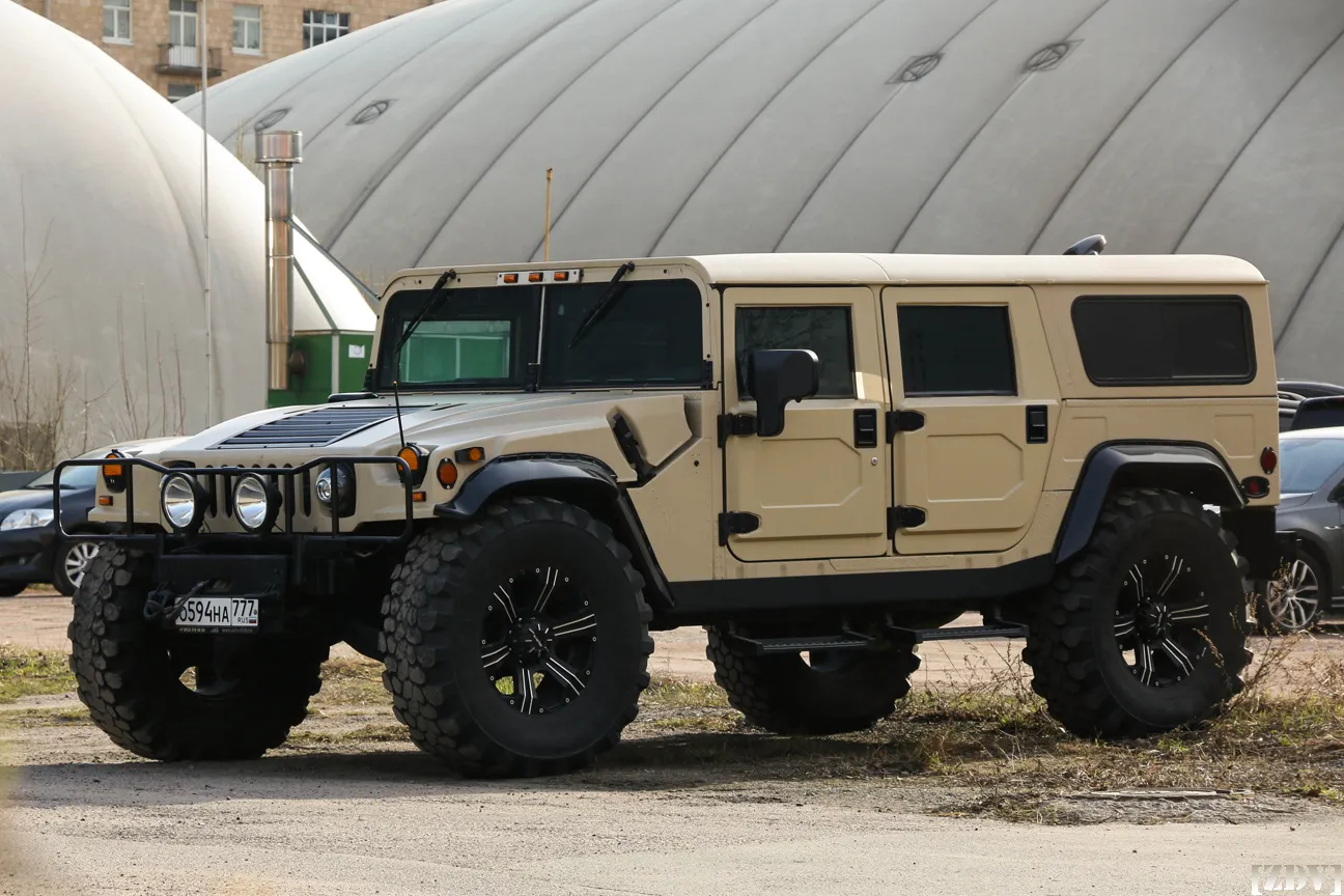 В разведку на бесшумном электромобиле Hummer