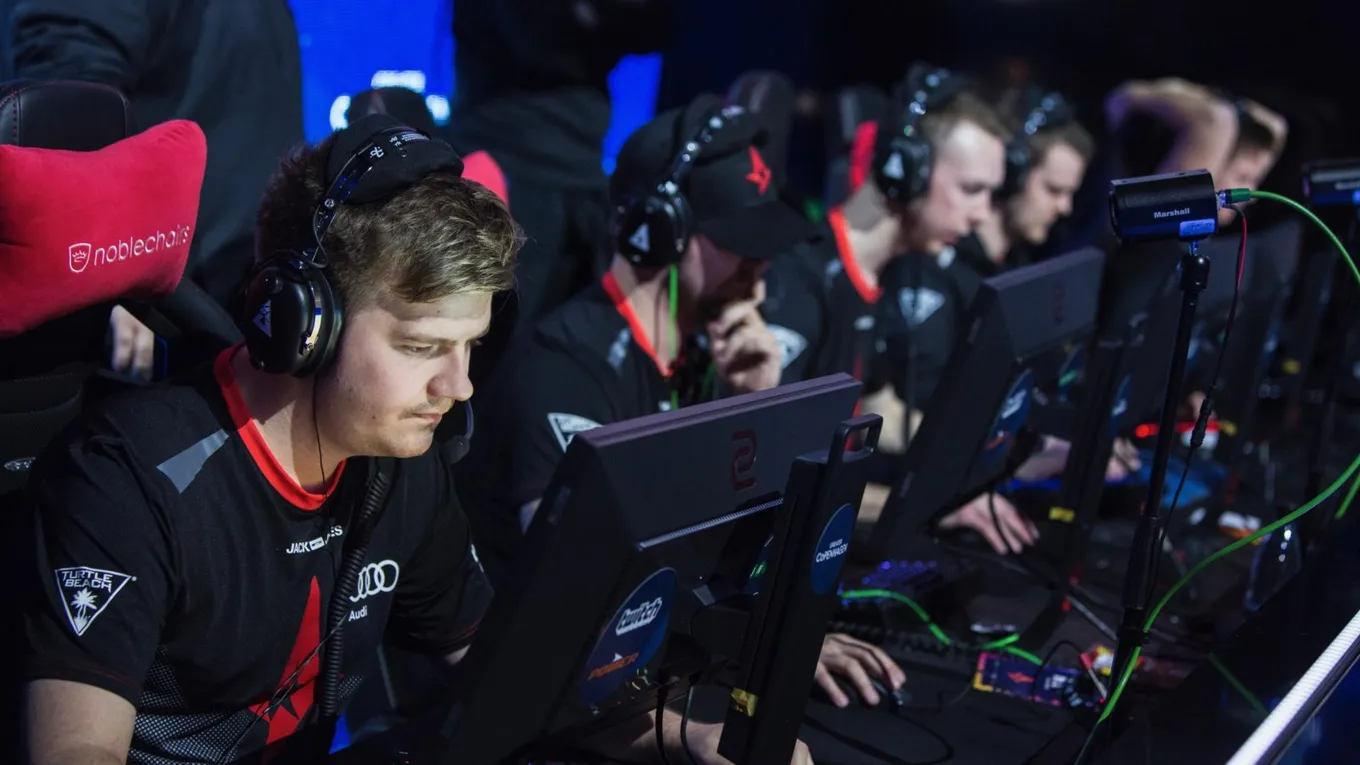 Astralis - CompLexity 15.12.2020 Прогноз и ставки на матч