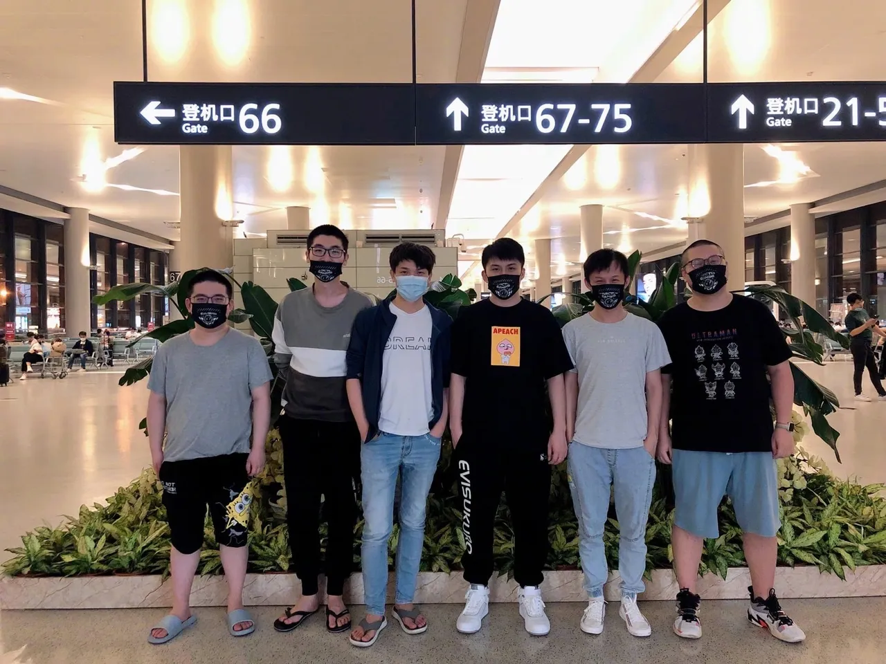 Invictus Gaming на пути в Киев