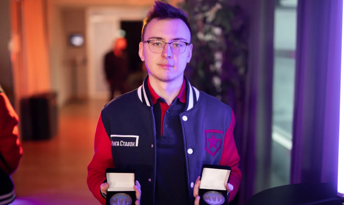 Ax1Le с наградами MVP