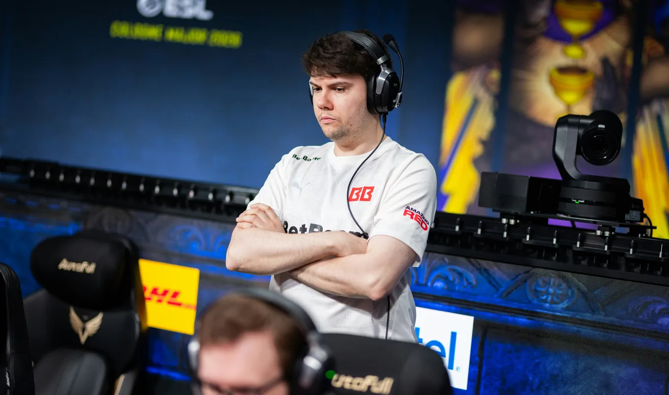 Тренер BetBoom Team Артём Fierce Иванов назвал поражение от Aurora в четвертьфинале IEM Cologne Major 2026 собственными ошибками