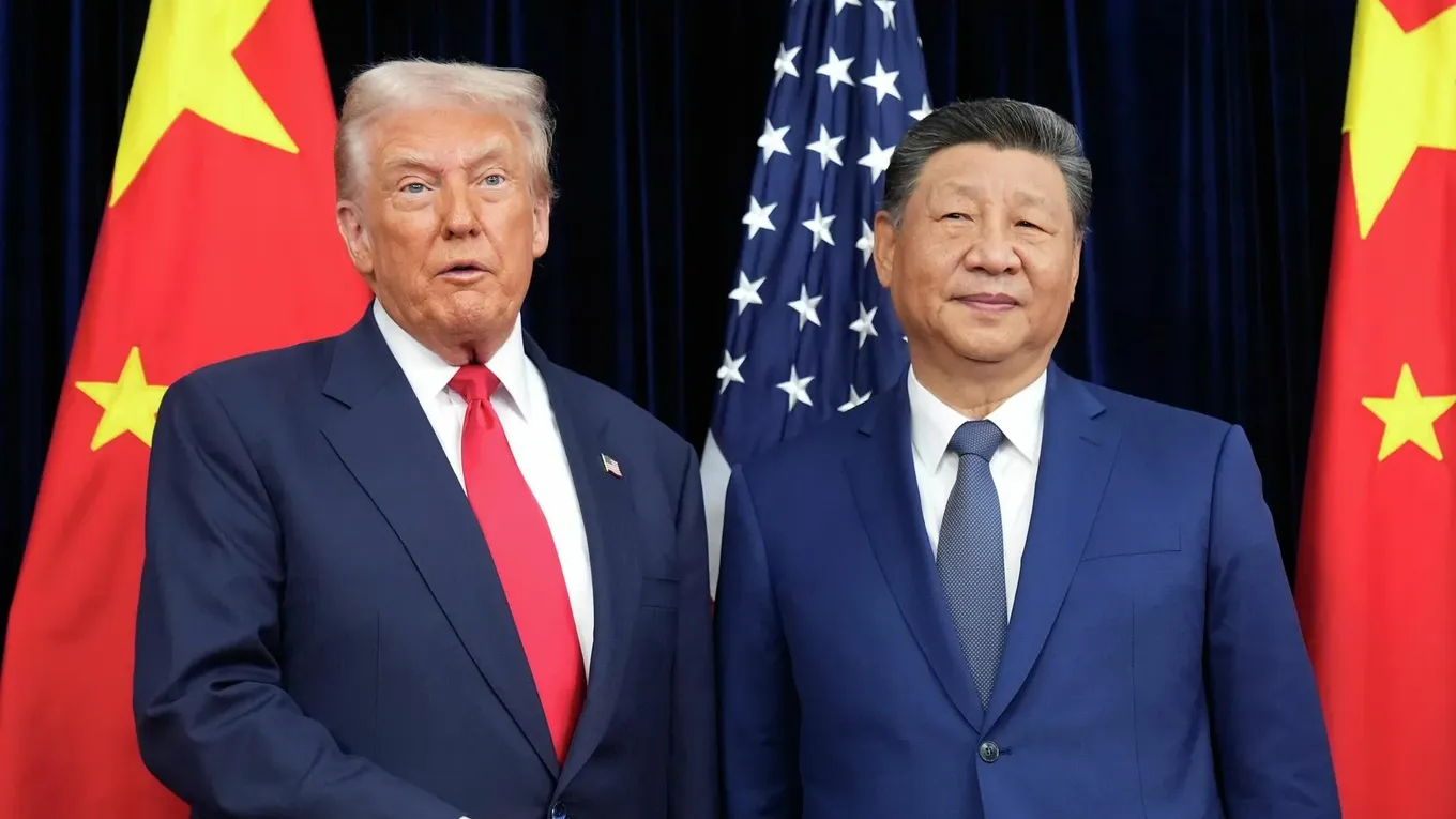 По данным СМИ, Дональд Трамп и Си Цзиньпин договорились о создании канала связи для сообщений об инцидентах с ИИ