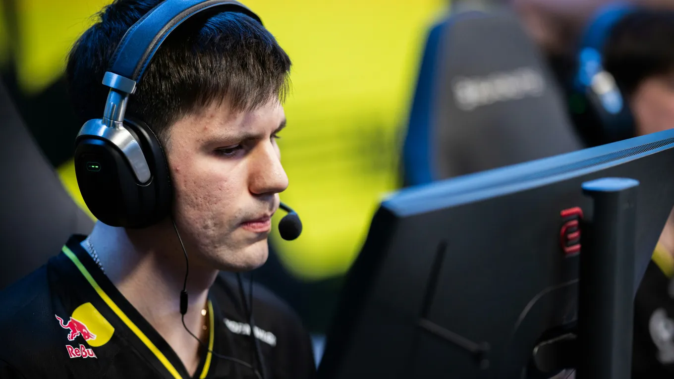 Прогноз на матч MOUZ – NAVI: очередной провал «рождённых побеждать»?