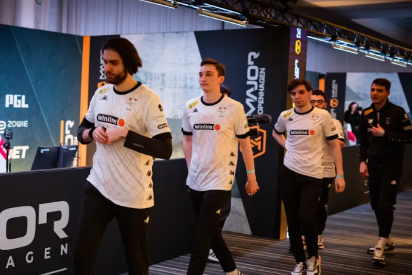 Команда Virtus.pro