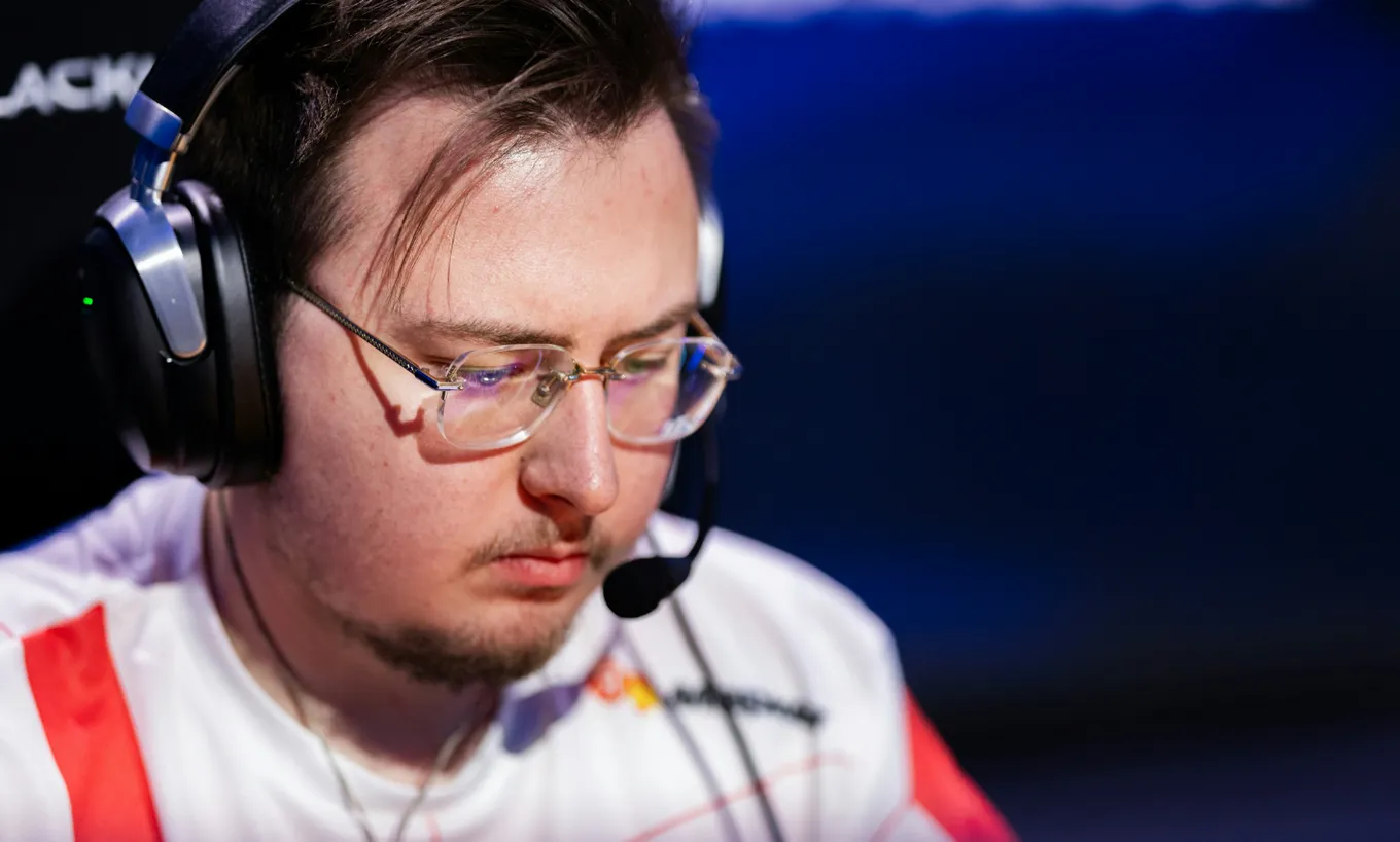 Сергей Ax1Le Рыхторов в форме BetBoom Team