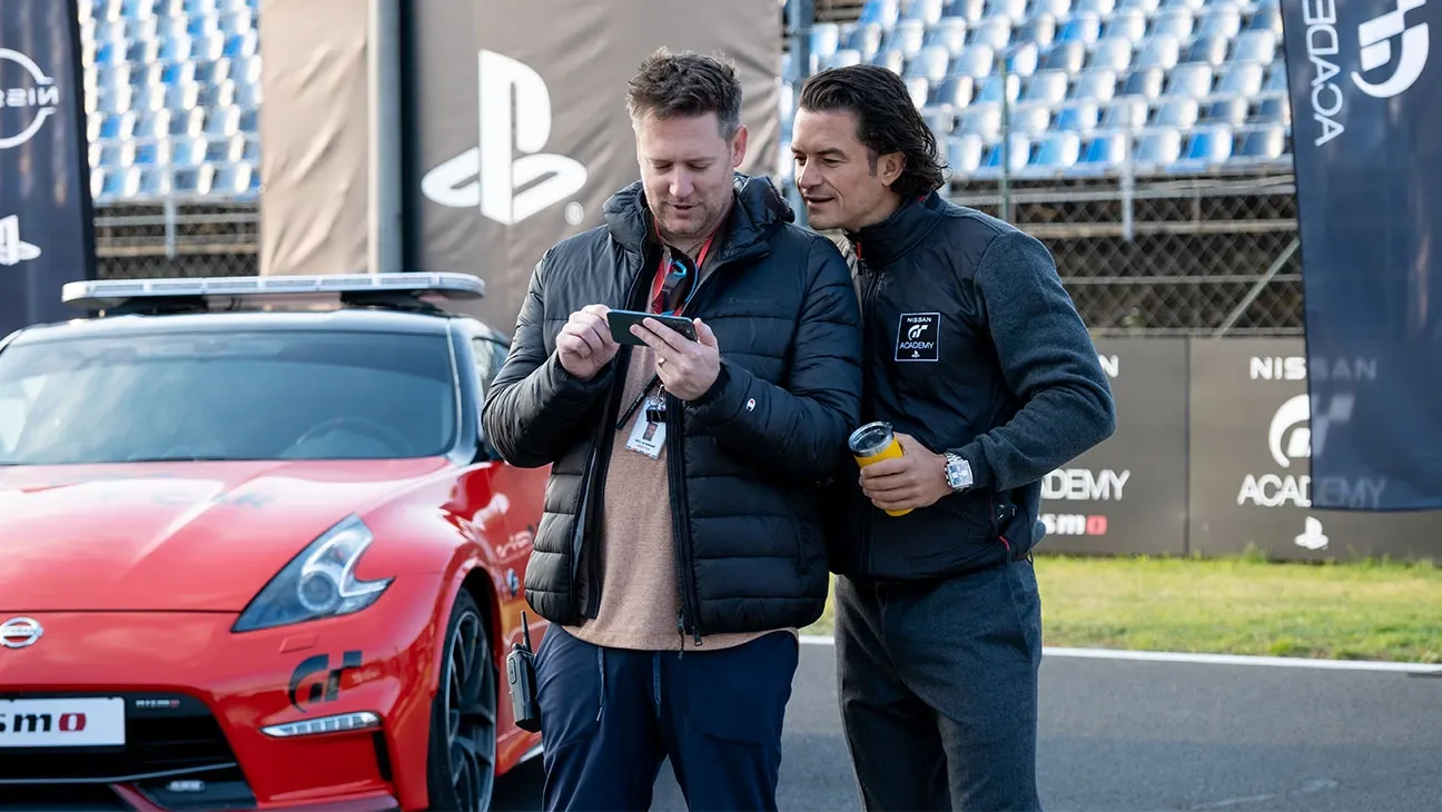 Орландо Блум на съемках Gran Turismo