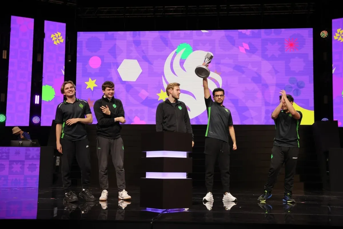 Особо в текущей мете выделяется Team Falcons, единолично лидирующая по числу самых затяжных карт в групповом этапе