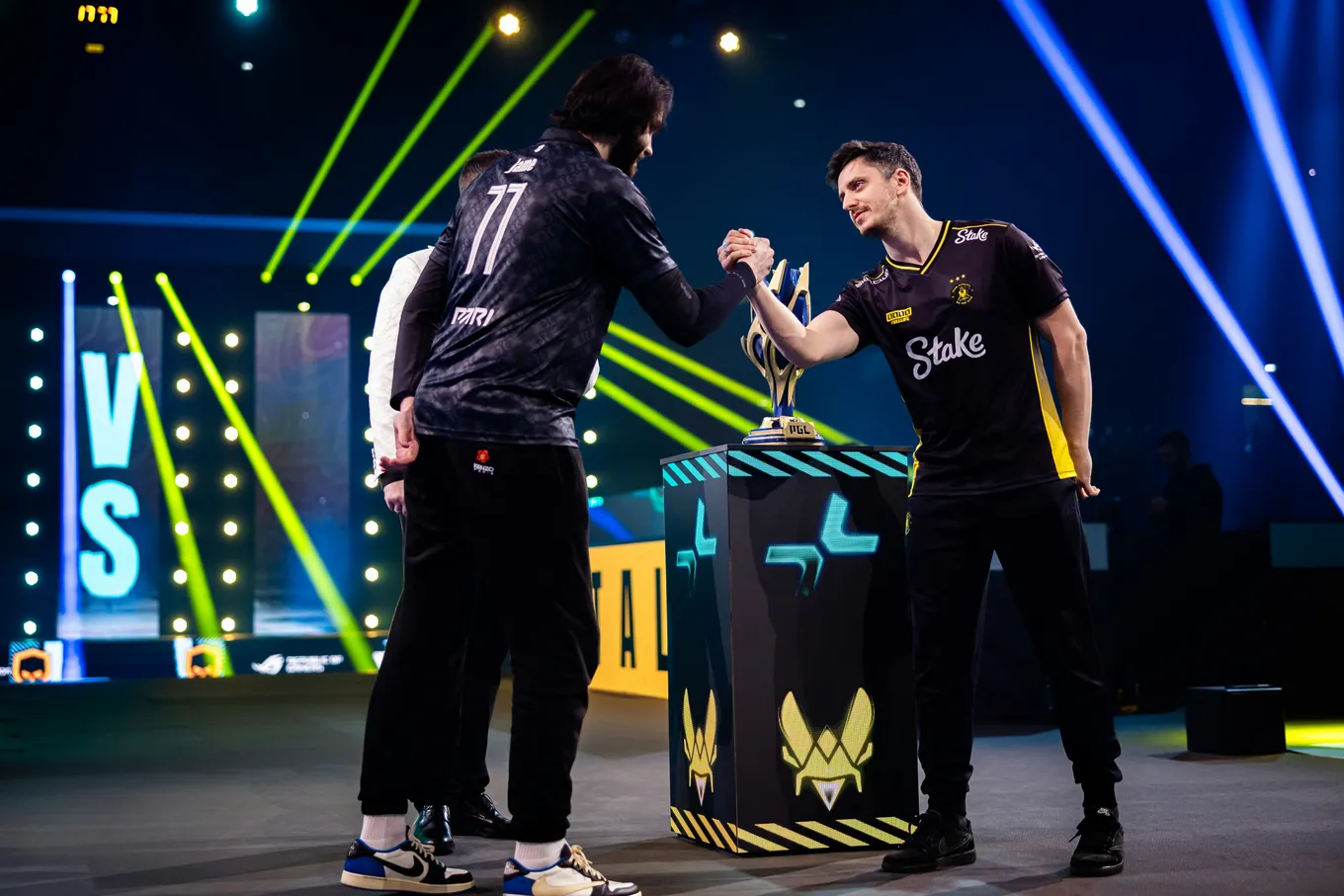 В гранд-финал вышли команды Vitality и PARIVISION