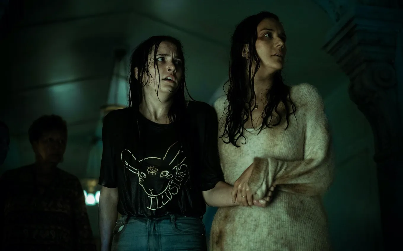 Кадр из сериала «Извне»