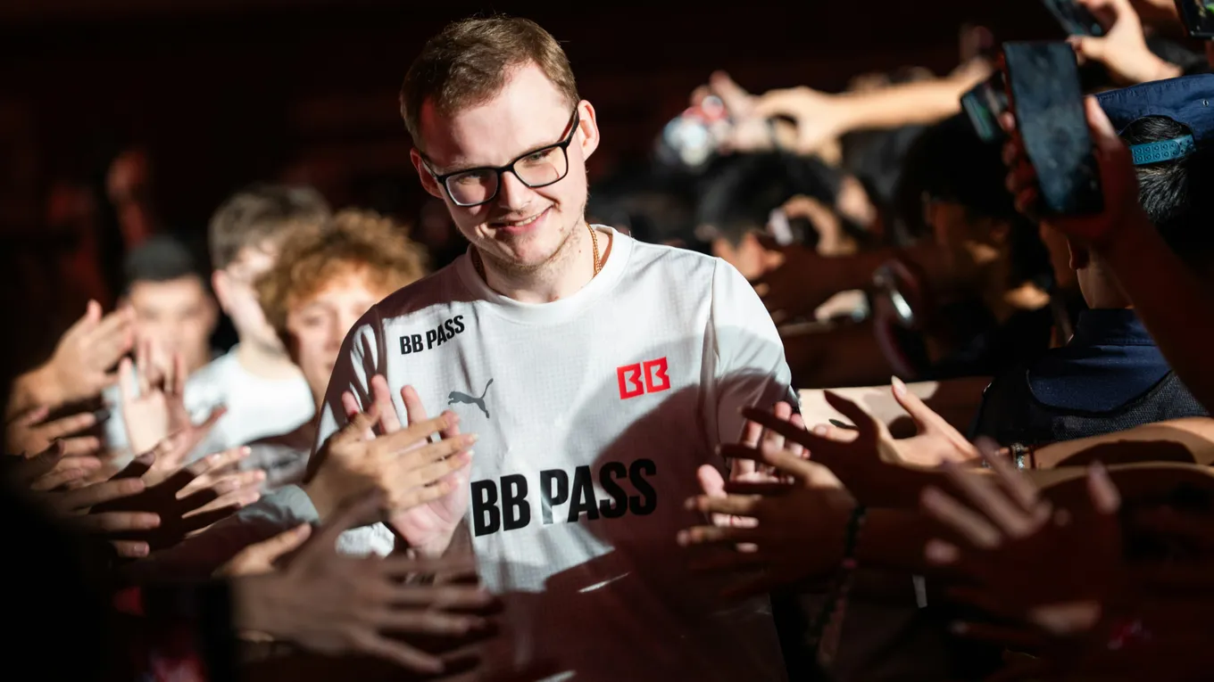 Прогноз на матч BetBoom Team – FaZe: равные оппоненты и всего одна карта