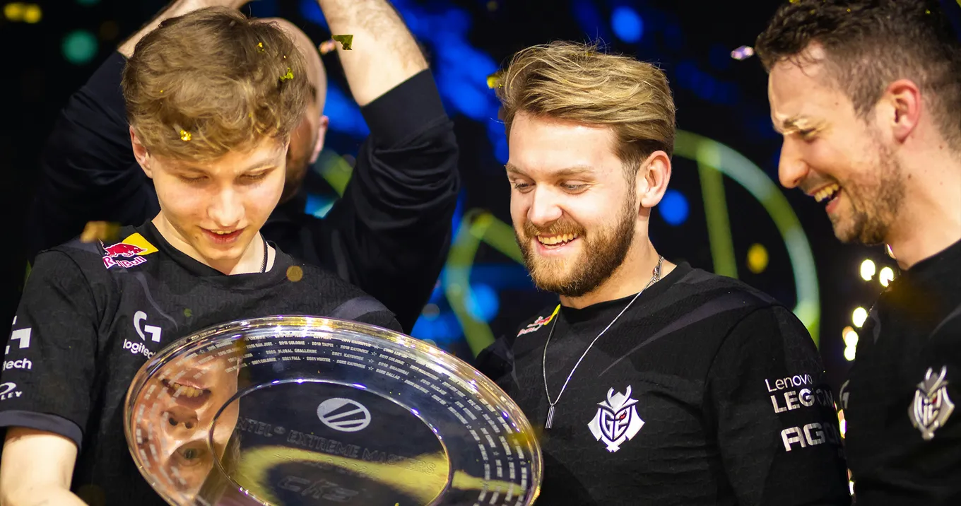 M0NESY, NiKo и huNter празднуют победу на IEM Dallas 2024
