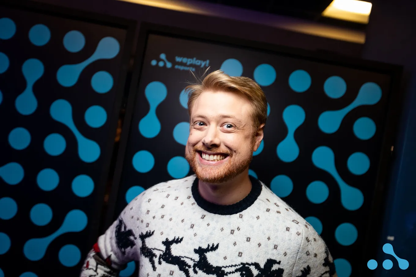 Тоби TobiWan Доусон – это один из самых скандальных кастеров в Dota 2