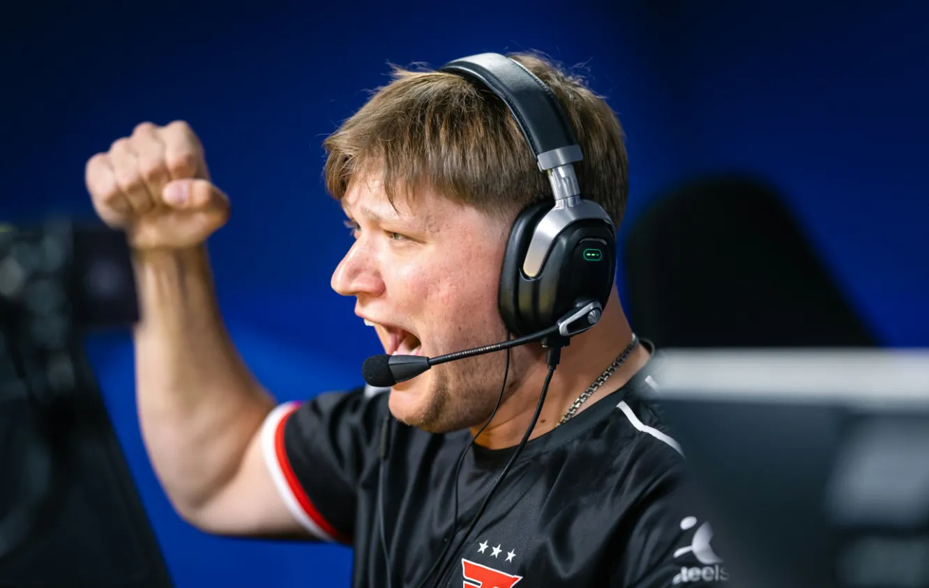 Александр s1mple Костылев
