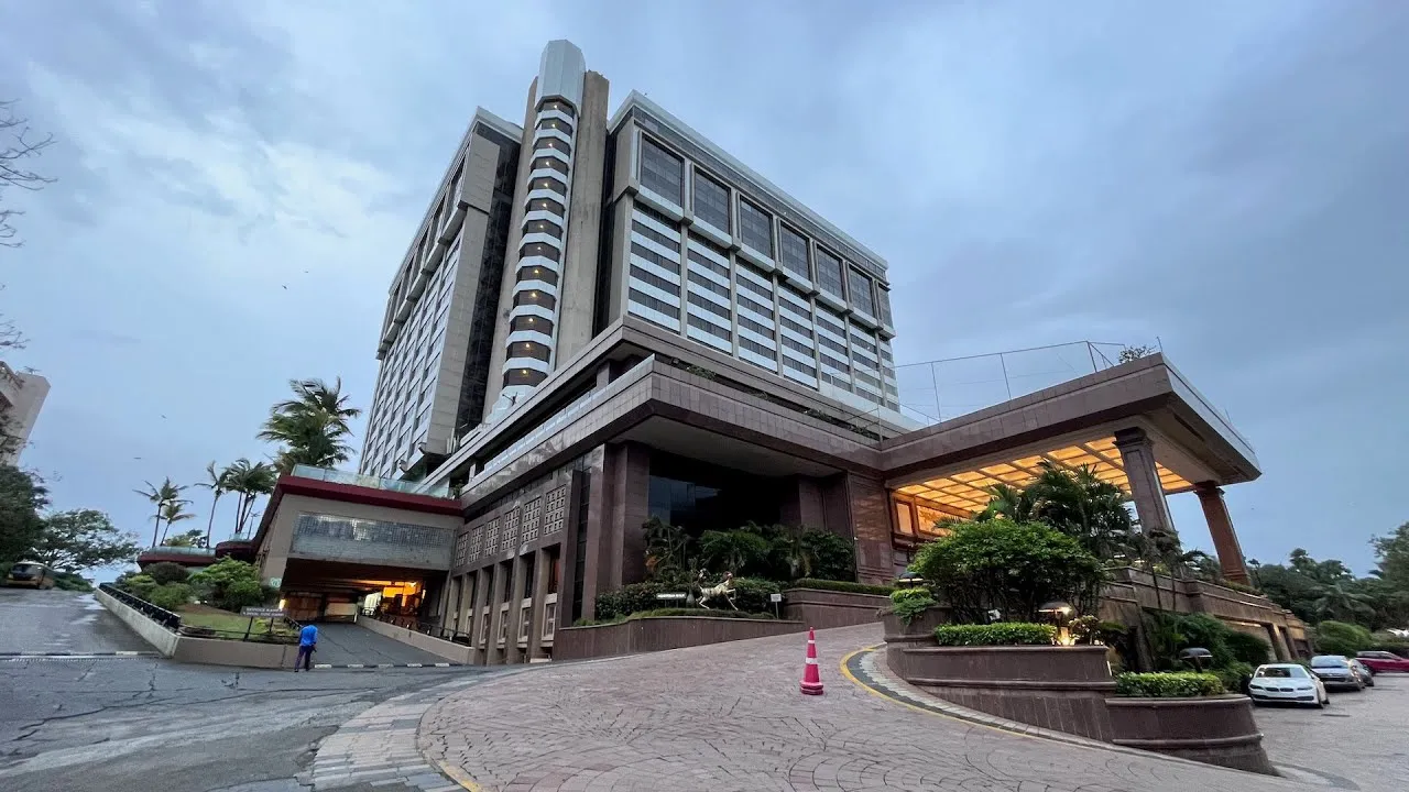 Отель Taj Lands End