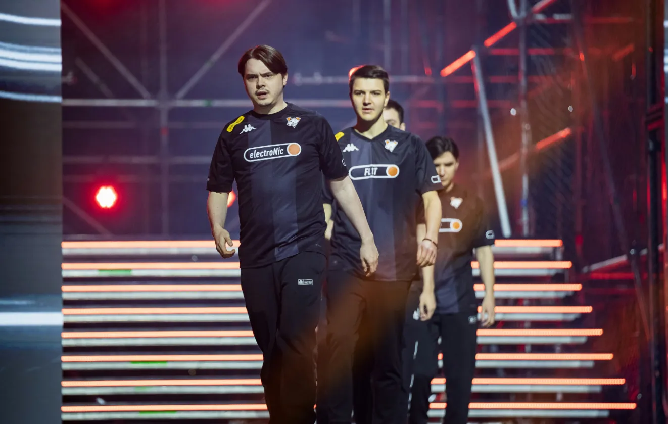 Virtus.pro в плей-офф IEM Katowice 2025