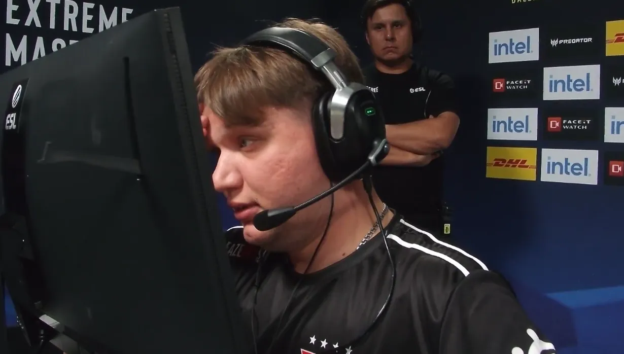 s1mple после проигранного раунда на Inferno