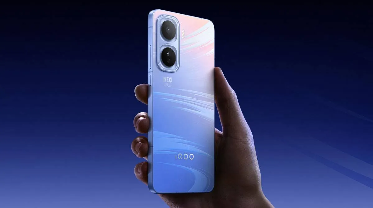 Хотя iQOO Neo 11 ориентирован прежде всего на производительность, внимание уделено и камерам
