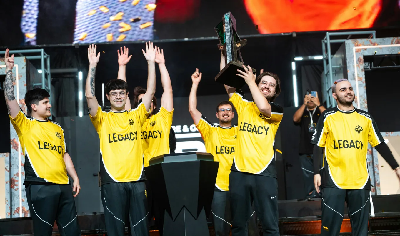 Чемпионом FISSURE Playground 3 по CS2 стала команда Legacy