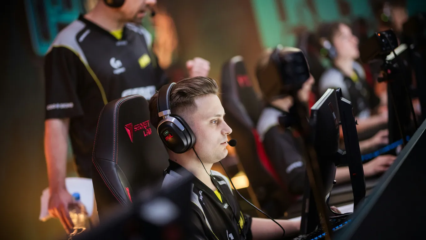 Прогноз на матч NaVi – Astralis: «рожденные побеждать» без проблем пройдут в полуфинал
