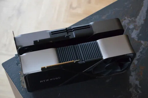 GeForce RTX 5090 FE vs GeForce RTX 4090
