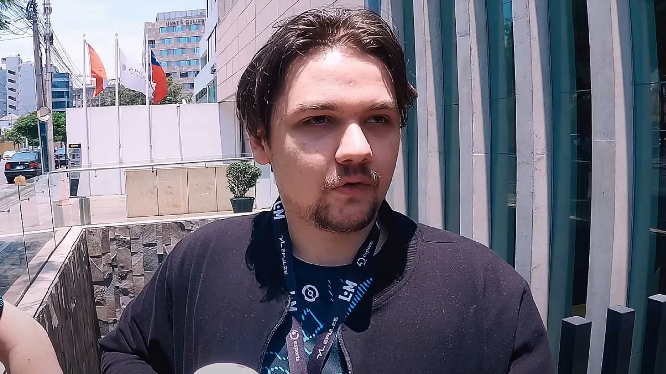 Илья Yatoro Мулярчук