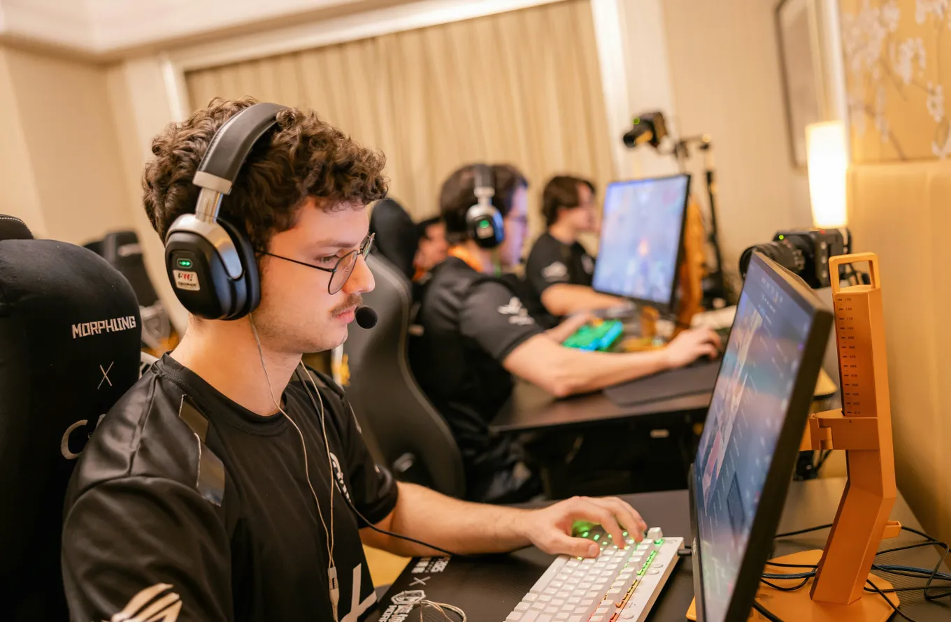 Прогноз на матч Legacy – FUT Esports: напряжённый матч за выход в полуфинал