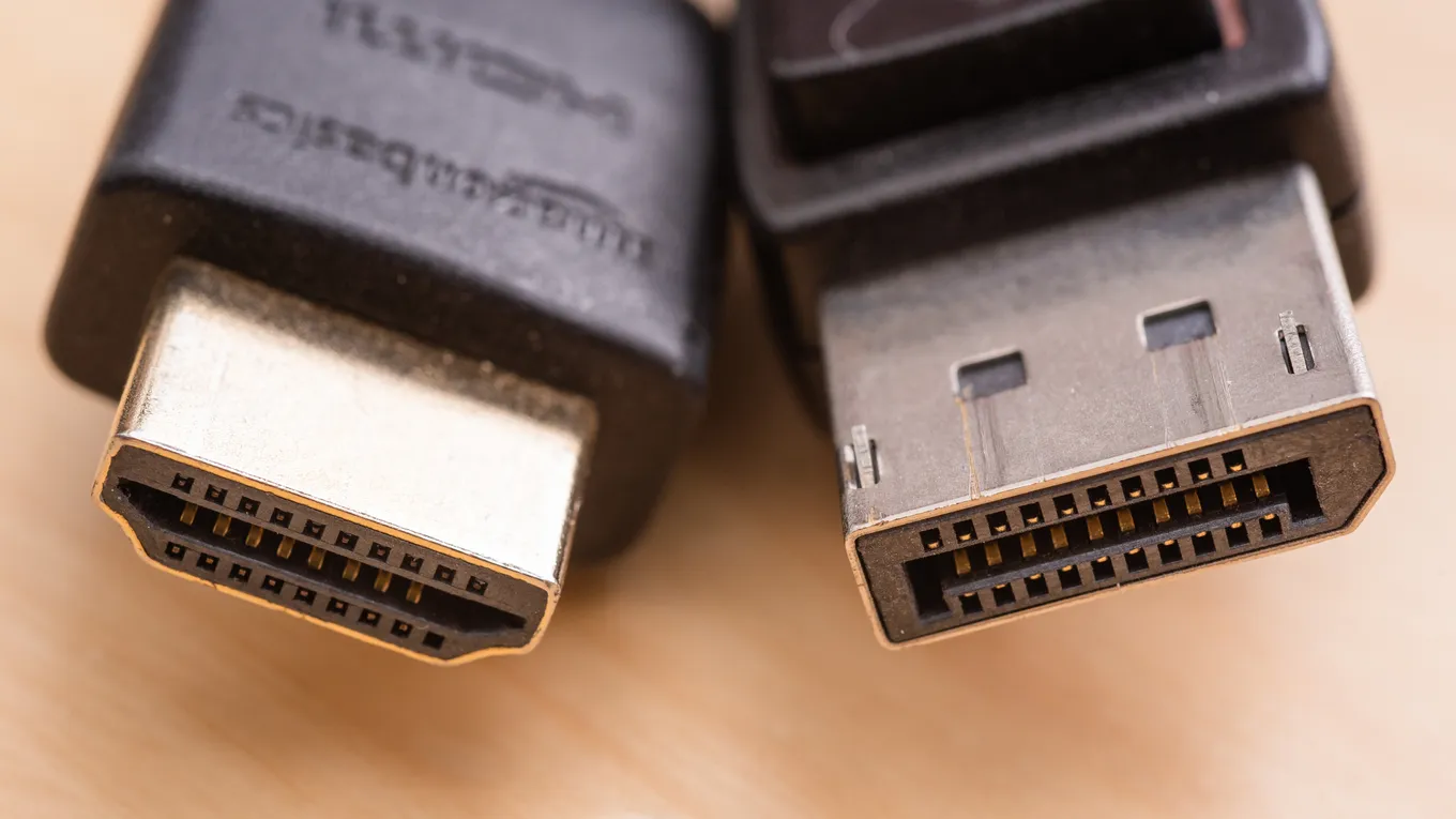 HDMI лучше, если вы: хотите подключаться к разным устройствам, не требуете высоких частот и разрешений, стремитесь подключиться на большом расстоянии и хотите сэкономить