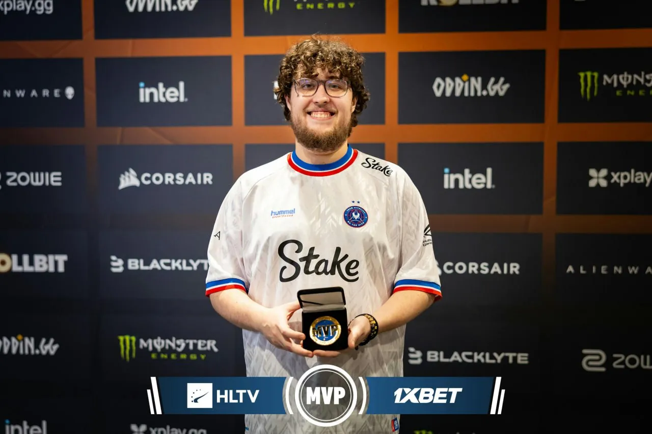 ZywOo с медалью MVP StarLadder Budapest Majot 2025