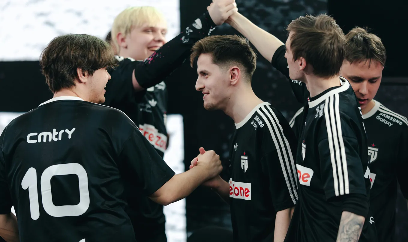 Прогноз на матч NAVI – FUT Esports: бывшие академисты «рождённых побеждать» сразятся с основной за выход в гранд-финал