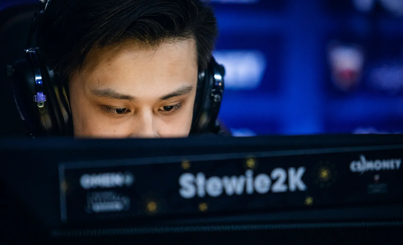 Stewie2K никак не прокомментировал конфликт публично, кроме своего заявления на стриме