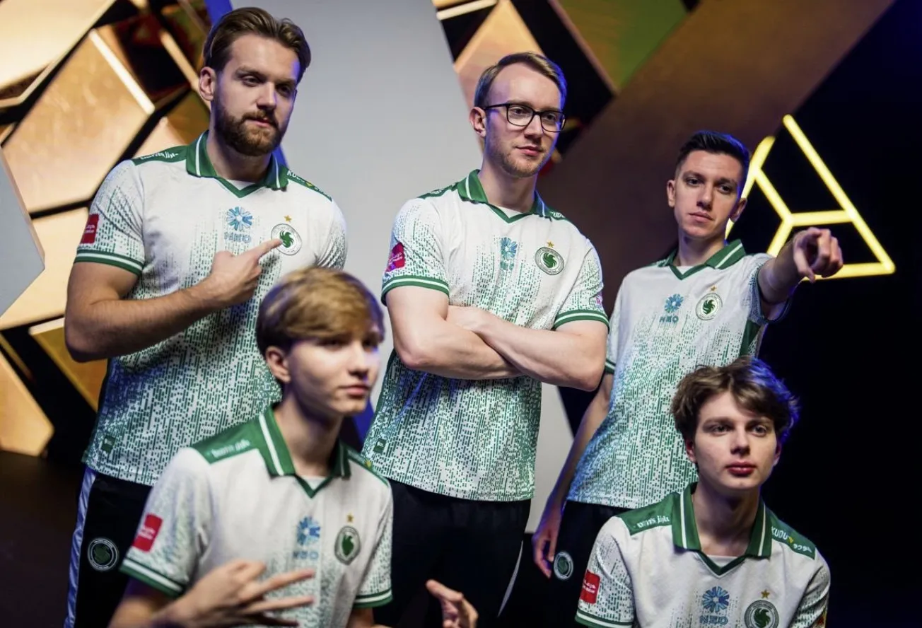 Игроки Team Falcons на Esports World Cup 2025