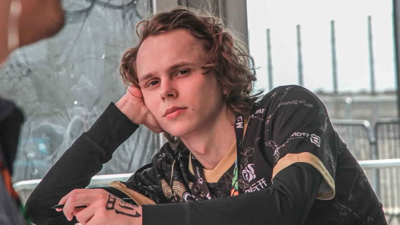 Dyrachyo сменил 10 команд в Dota 2