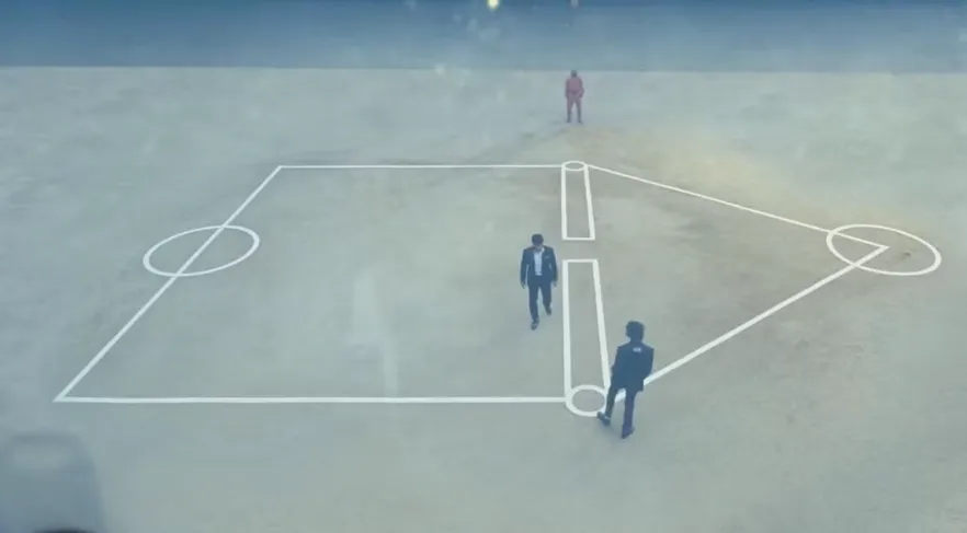 «Игра в кальмара» считается одной из самых жестоких игр из-за насилия, намеренных убийств и присутствия «болельщиков»