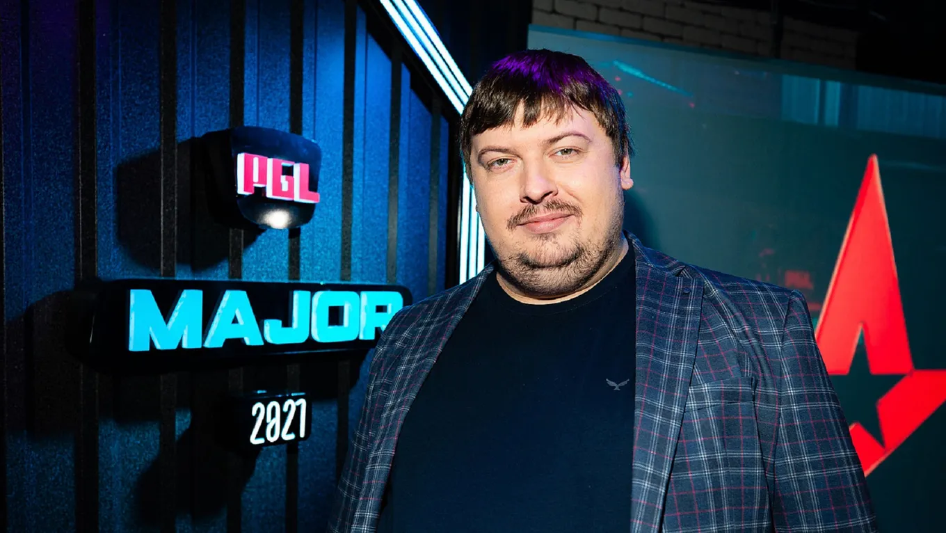 Михаил Dosia Столяров
