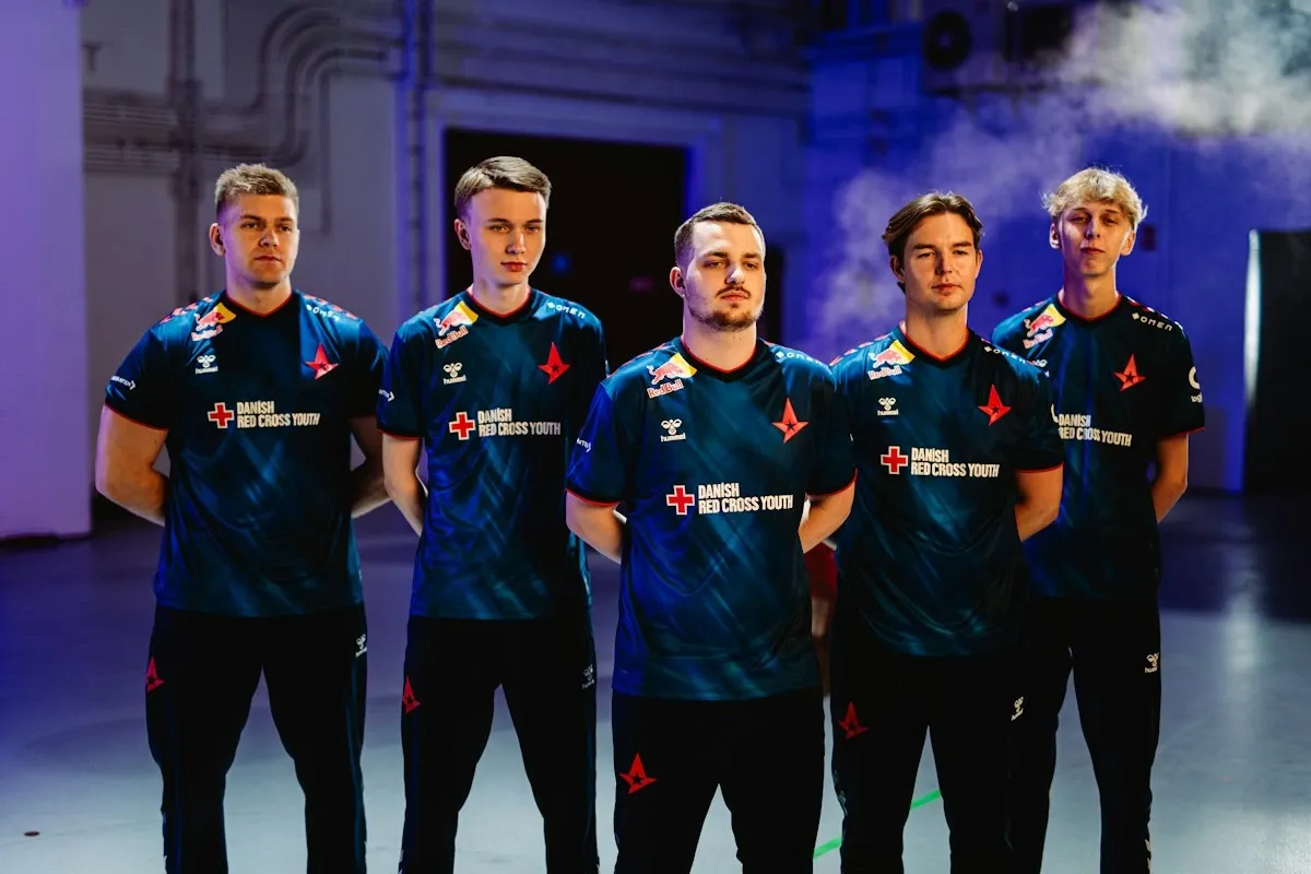 Обновлённый состав Astralis на медиа-дне в рамках BLAST Premier Spring Groups 2024.