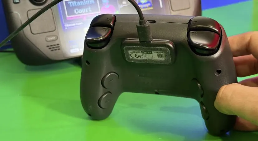 Steam Controller (изображение cnet.com)