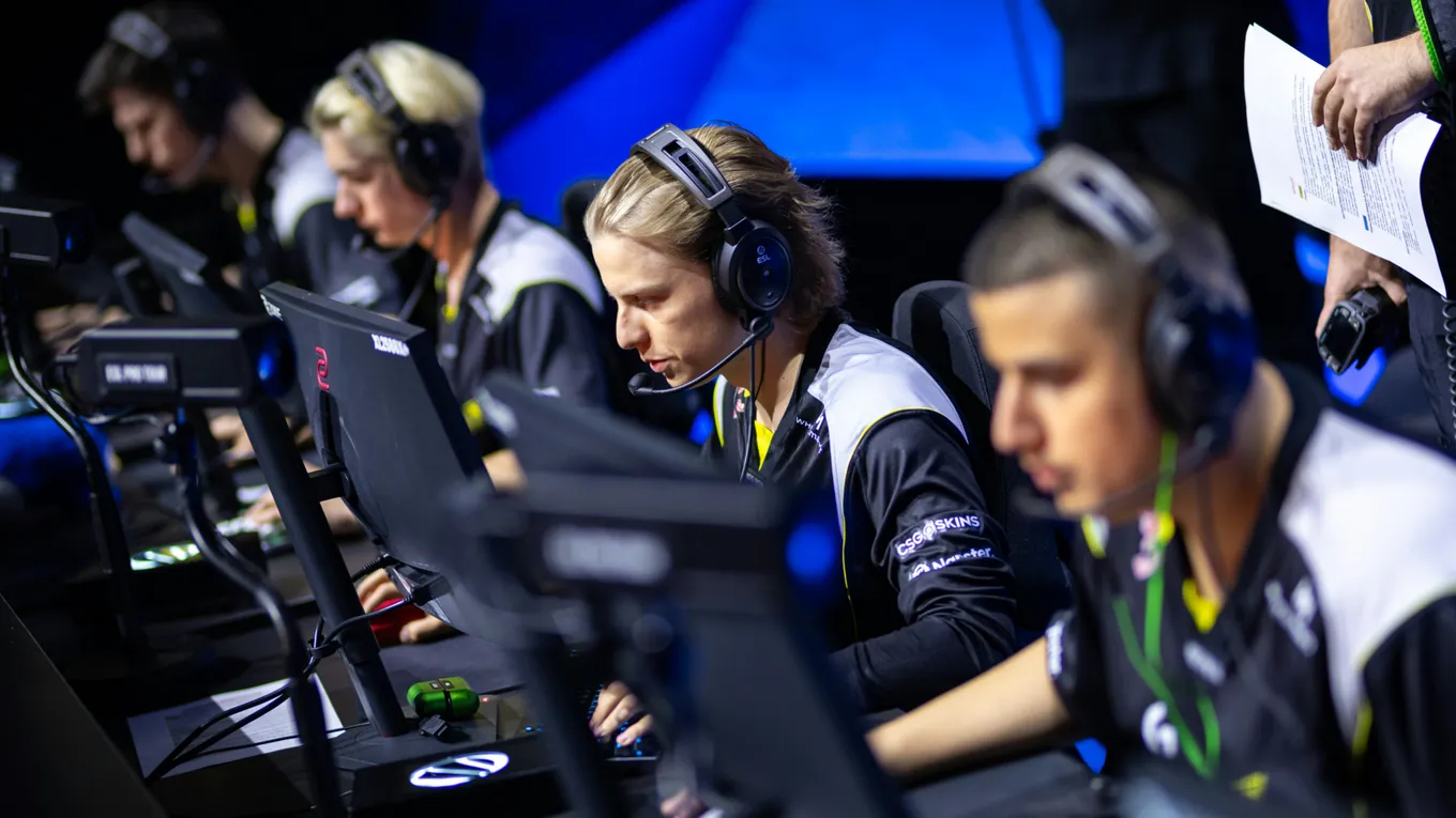 Прогноз на матч Astralis – NaVi: «рожденные побеждать» пройдут в основной этап турнира
