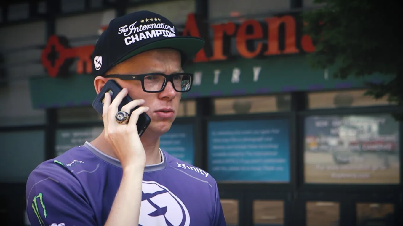 Петер ppd Дэгер в составе Evil Geniuses в качестве чемпиона TI5