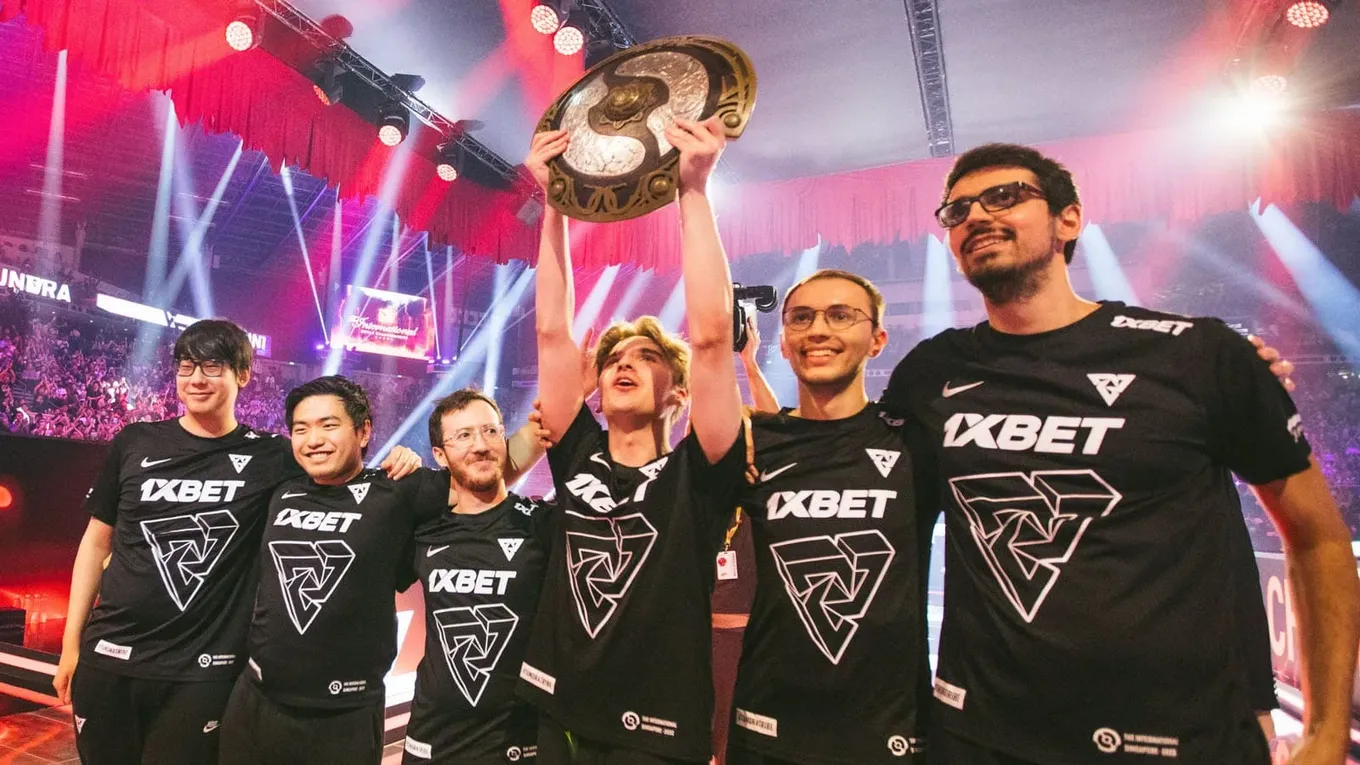 Игроки Tundra Esports – чемпионы The International 11