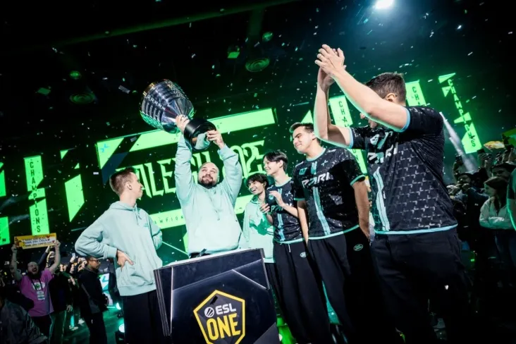 PARIVISION с трофеем на ESL One Raleigh 2025