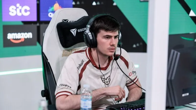 Прогноз на матч HEROIC – Virtus.pro: шанс для команд зацепиться за плей-офф