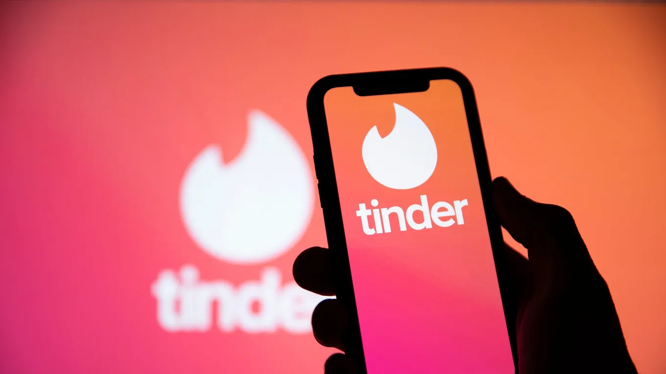 Tinder перестал работать в России