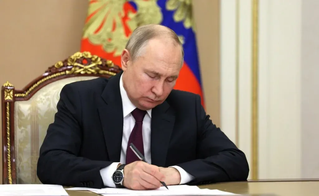 В 2024 году Владимир Путин подписал указ о необходимости создания механизмов контроля рынка компьютерных игр