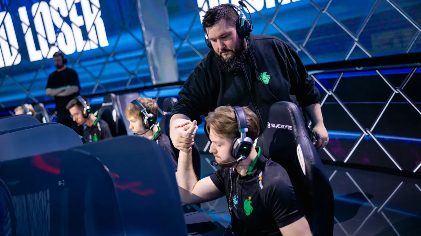Прогноз на матч Falcons – MOUZ: «соколы» вновь будут сильнее «мышек»