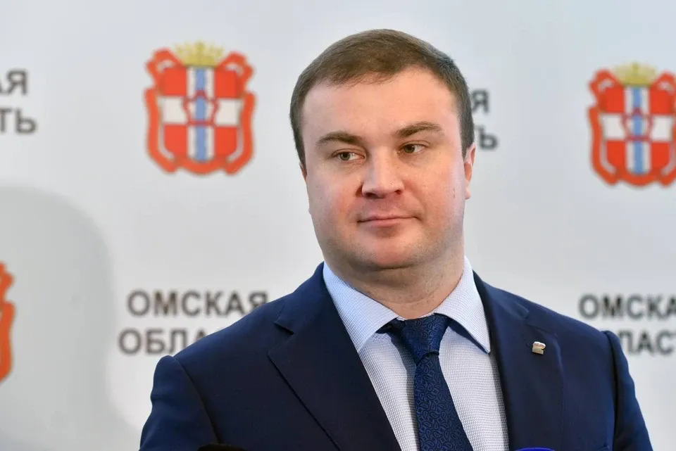 Губернатор Омской области Виталий Хоценко, что интернет не работает из-за «решения вопросов безопасности»