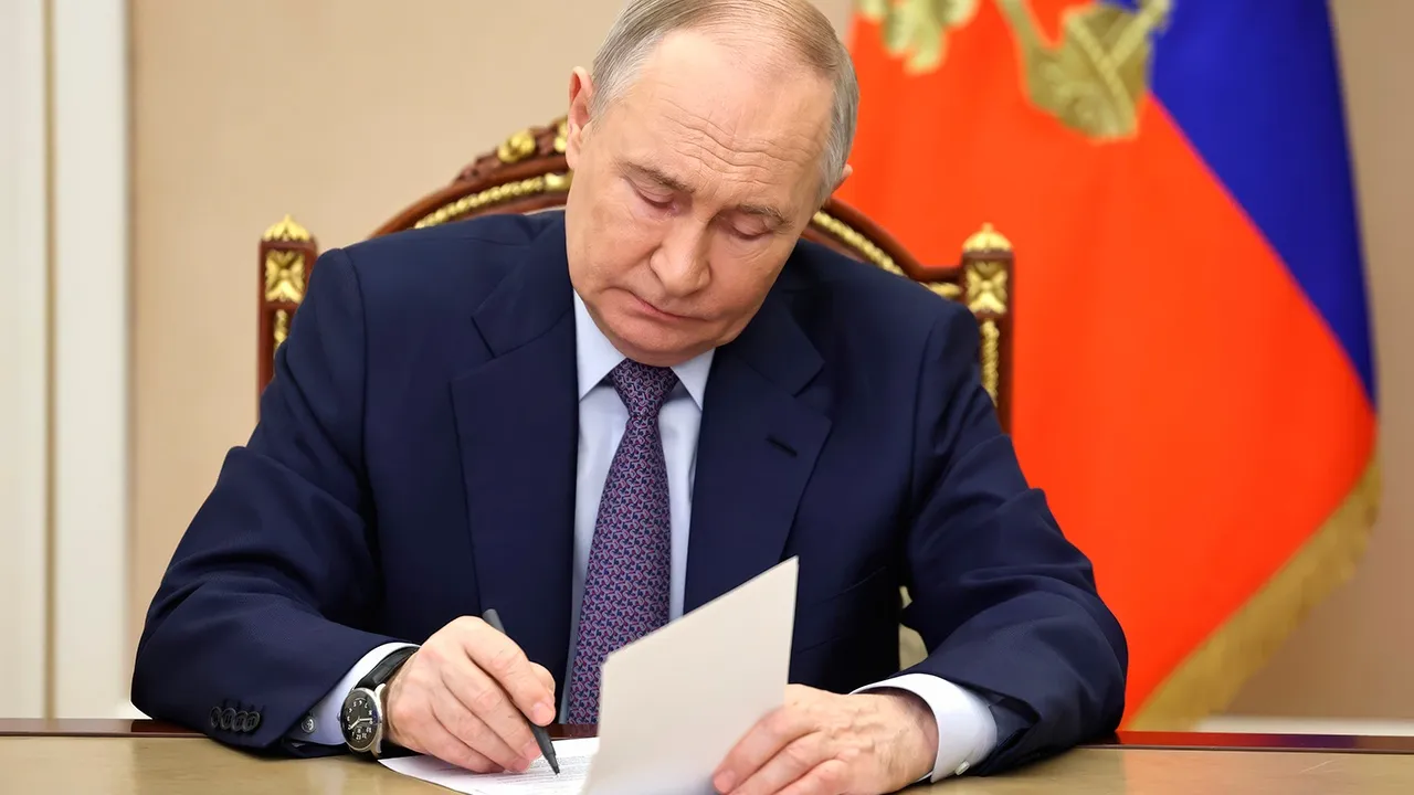 С июля 2025 года в России действует закон о запрете передачи SIM-карт третьим лицам