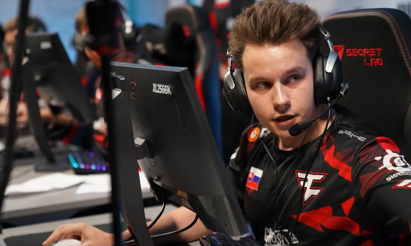 Давид frozen Чернянски выиграл первый трофей за FaZe в Чэнду.